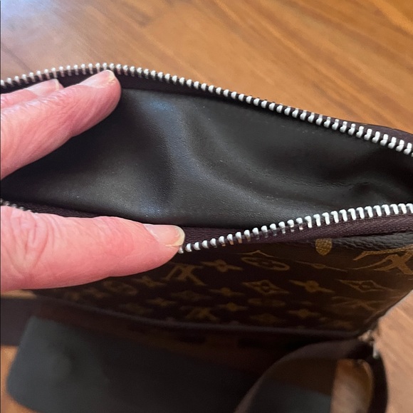 Brown Monogram Crossbody - Picture 5 of 7